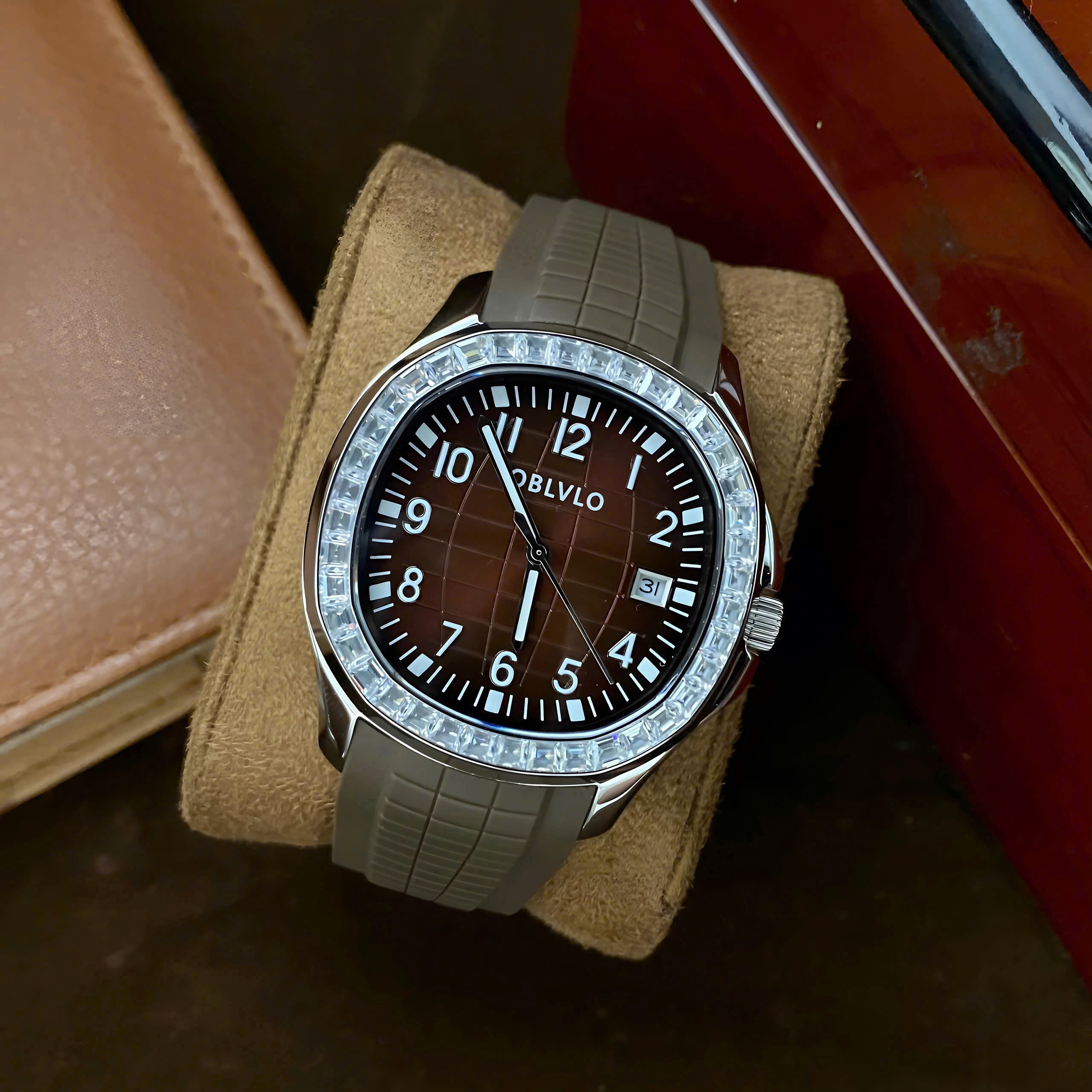 Đồng Hồ Oblvlo FM-SL-YRRR-D Nam Đính Đá Mặt Chocolate Chính Hãng (2)