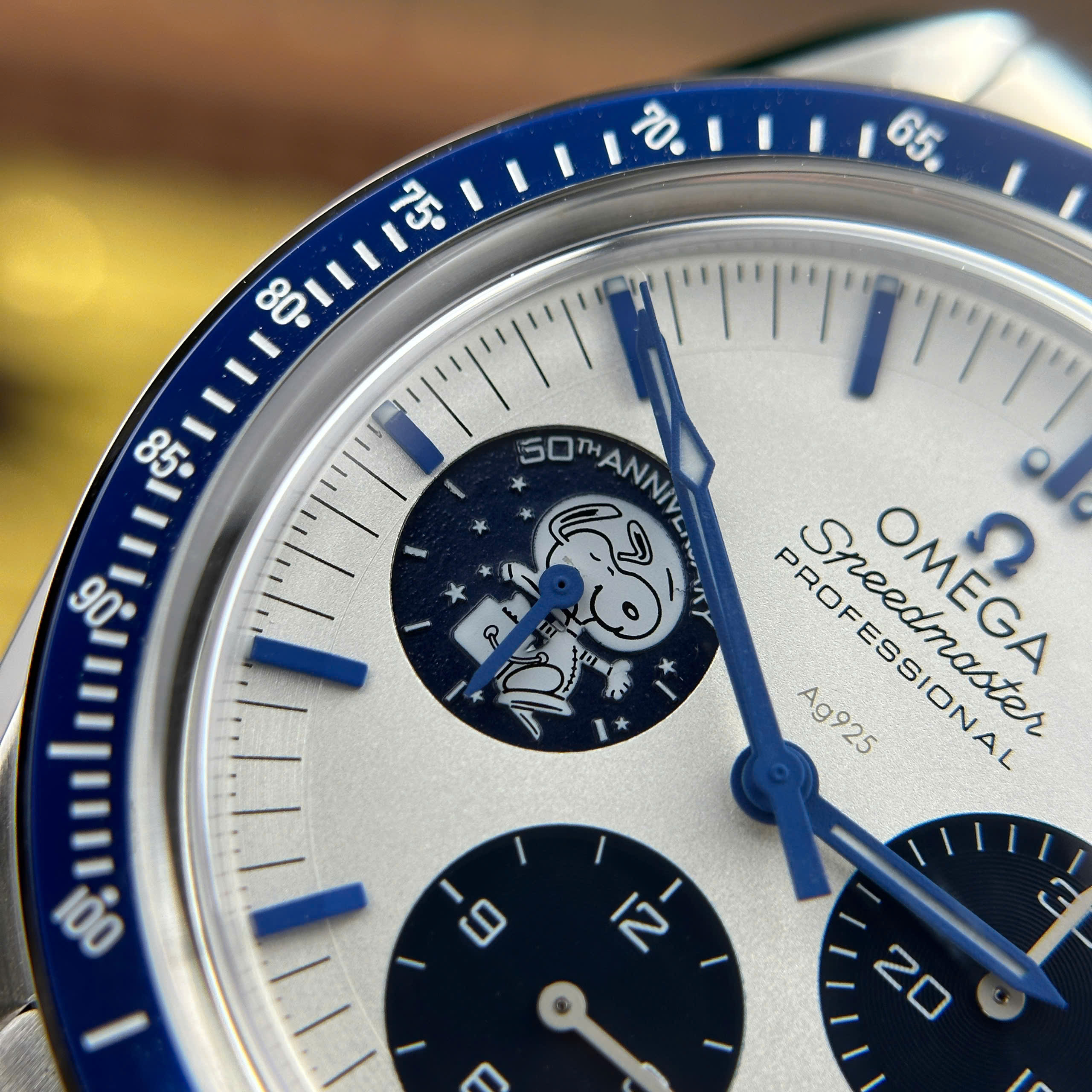 Đồng Hồ Omega Speedmaster Silver Snoopy 50th Anniversary Nhà Máy N1 42mm (13)