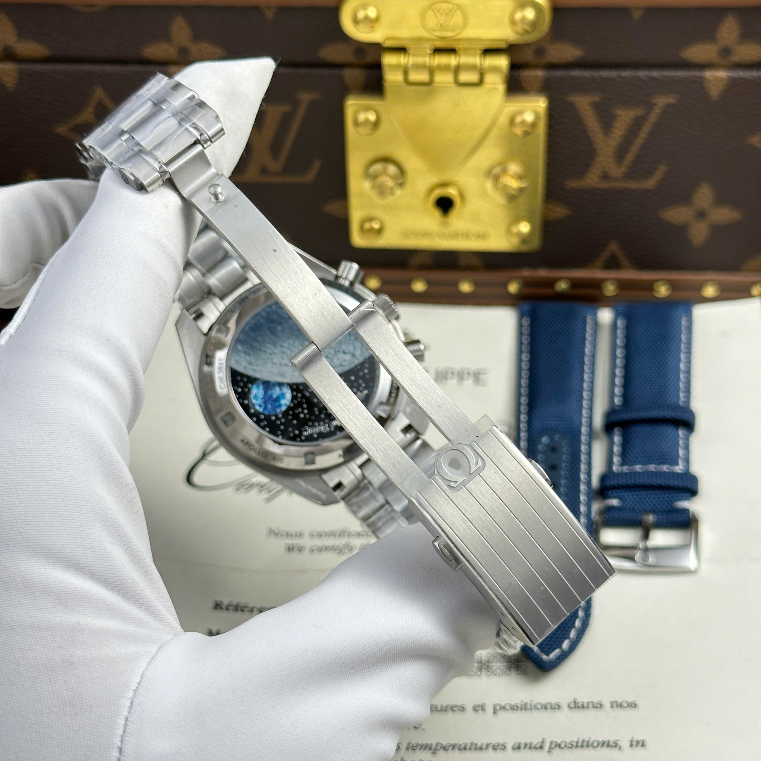 Đồng Hồ Omega Speedmaster Silver Snoopy 50th Anniversary Nhà Máy N1 42mm (13)