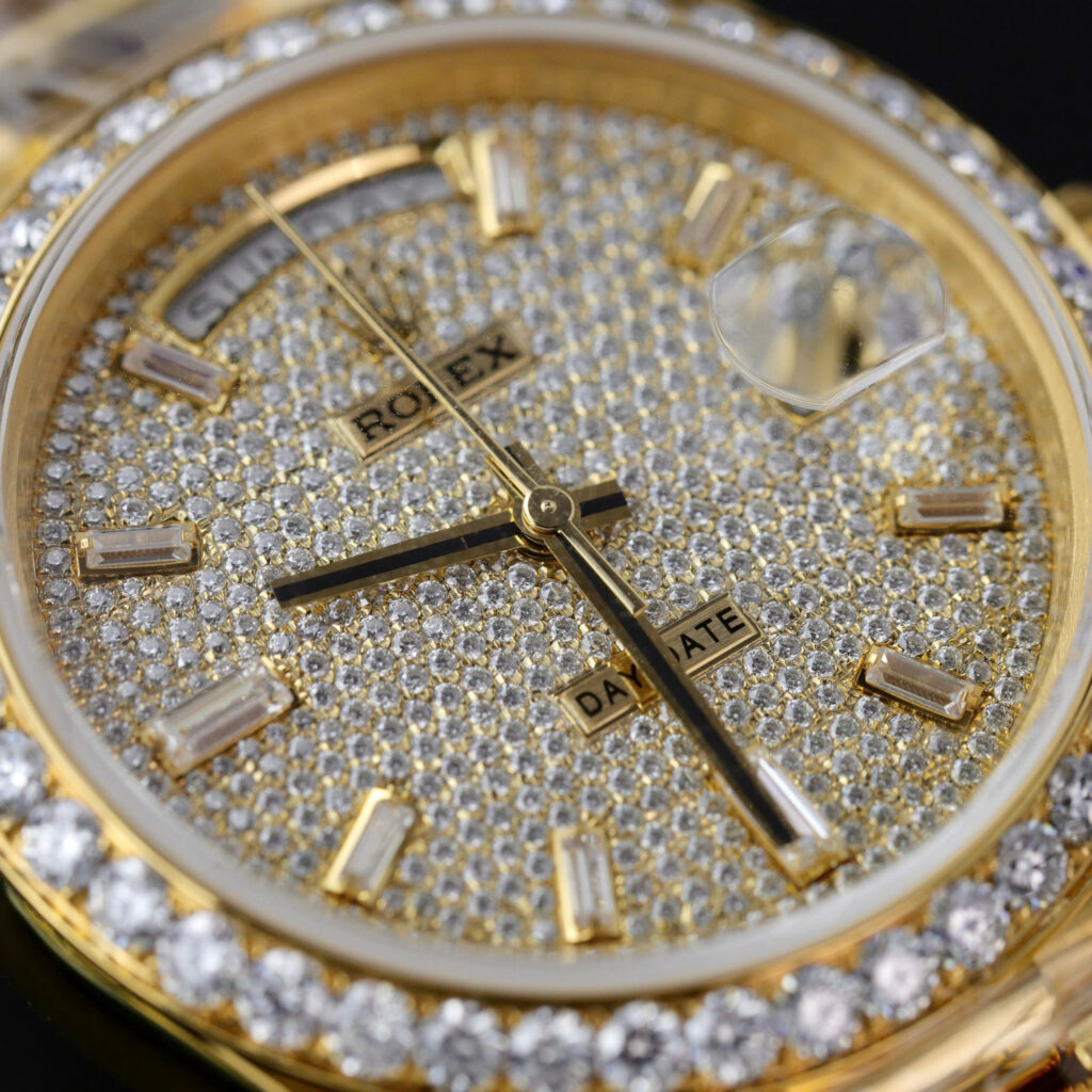 Đồng Hồ Rolex Day-Date 228348RBR Chế Tác Bọc Vàng Mặt Số Đính Đá Moissanite 40mm (8)