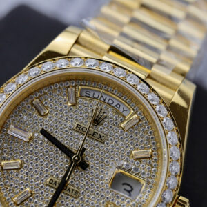 Đồng Hồ Rolex Day-Date 228348RBR Chế Tác Bọc Vàng Mặt Số Đính Đá Moissanite 40mm (8)