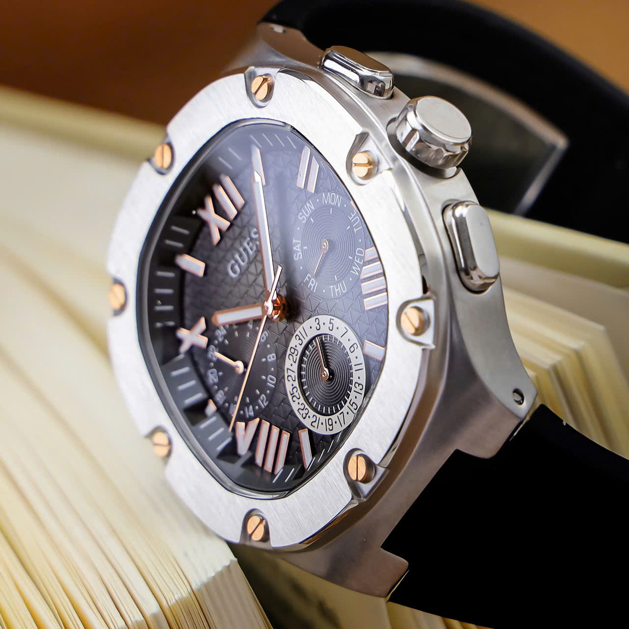 Đồng Hồ Guess Multi Function Nam Dây Cao Su Màu Đen Like Auth 42mm (5)
