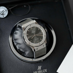 Đồng Hồ Hublot Classic Fusion Titanium Replica Mặt Xám Xưởng WWF 45mm (4)