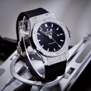 Đồng Hồ Hublot Nam Đính Full Đá Fake Nhật Màu Đen Giá Rẻ 42mm (1)