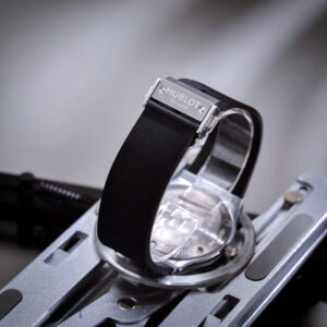 Đồng Hồ Hublot Nam Đính Full Đá Fake Nhật Màu Đen Giá Rẻ 42mm (2)