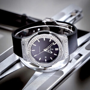 Đồng Hồ Hublot Nam Đính Full Đá Fake Nhật Màu Đen Giá Rẻ 42mm (1)