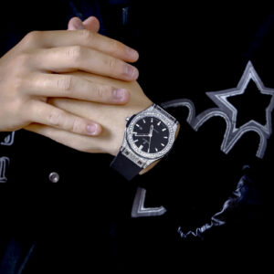 Đồng Hồ Hublot Nam Đính Full Đá Fake Nhật Màu Đen Giá Rẻ 42mm (1)