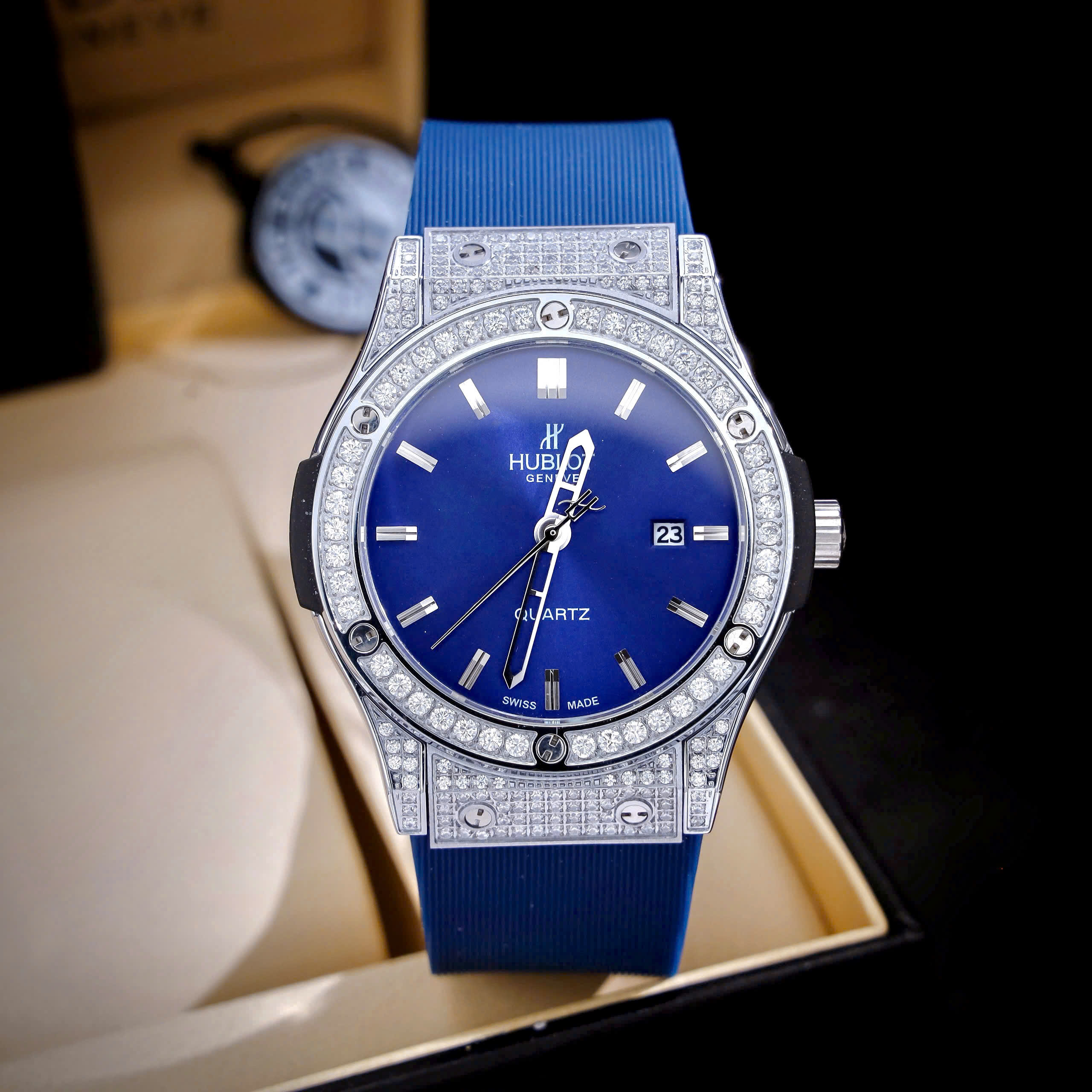 Đồng Hồ Hublot Nam Đính Full Đá Fake Nhật Màu Xanh Dương 42mm (2)
