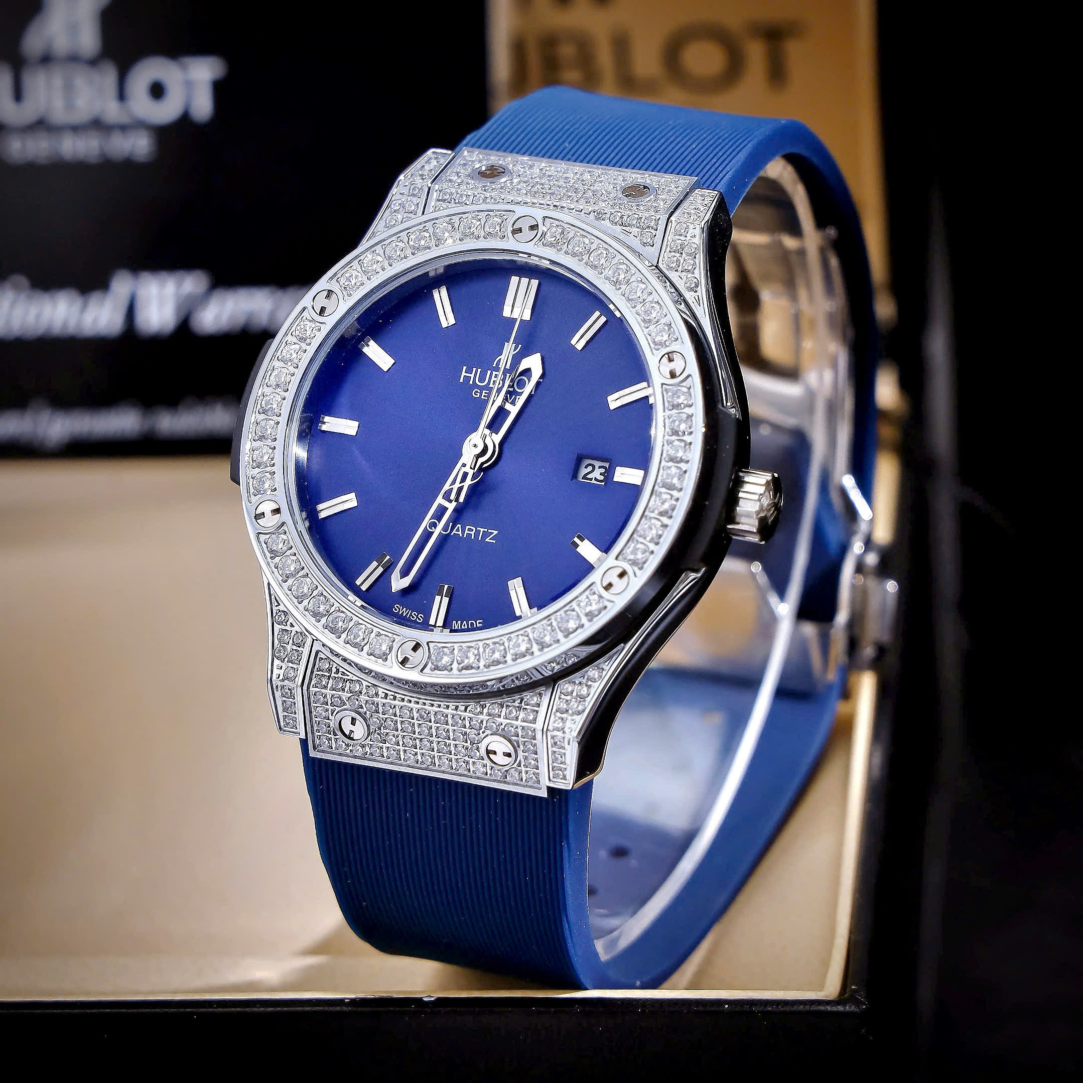 Đồng Hồ Hublot Nam Đính Full Đá Fake Nhật Màu Xanh Dương 42mm (2)