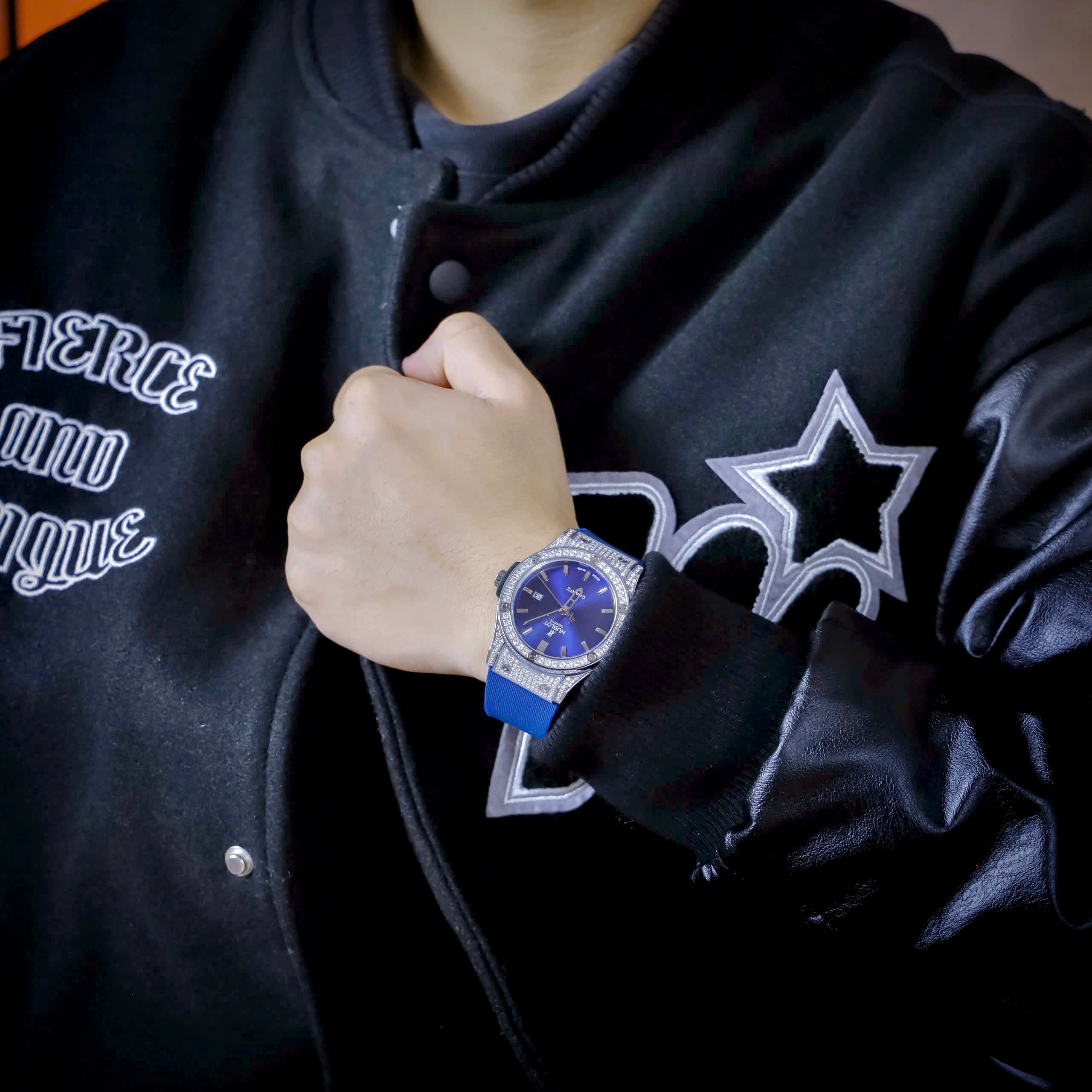 Đồng Hồ Hublot Nam Đính Full Đá Fake Nhật Màu Xanh Dương 42mm (2)