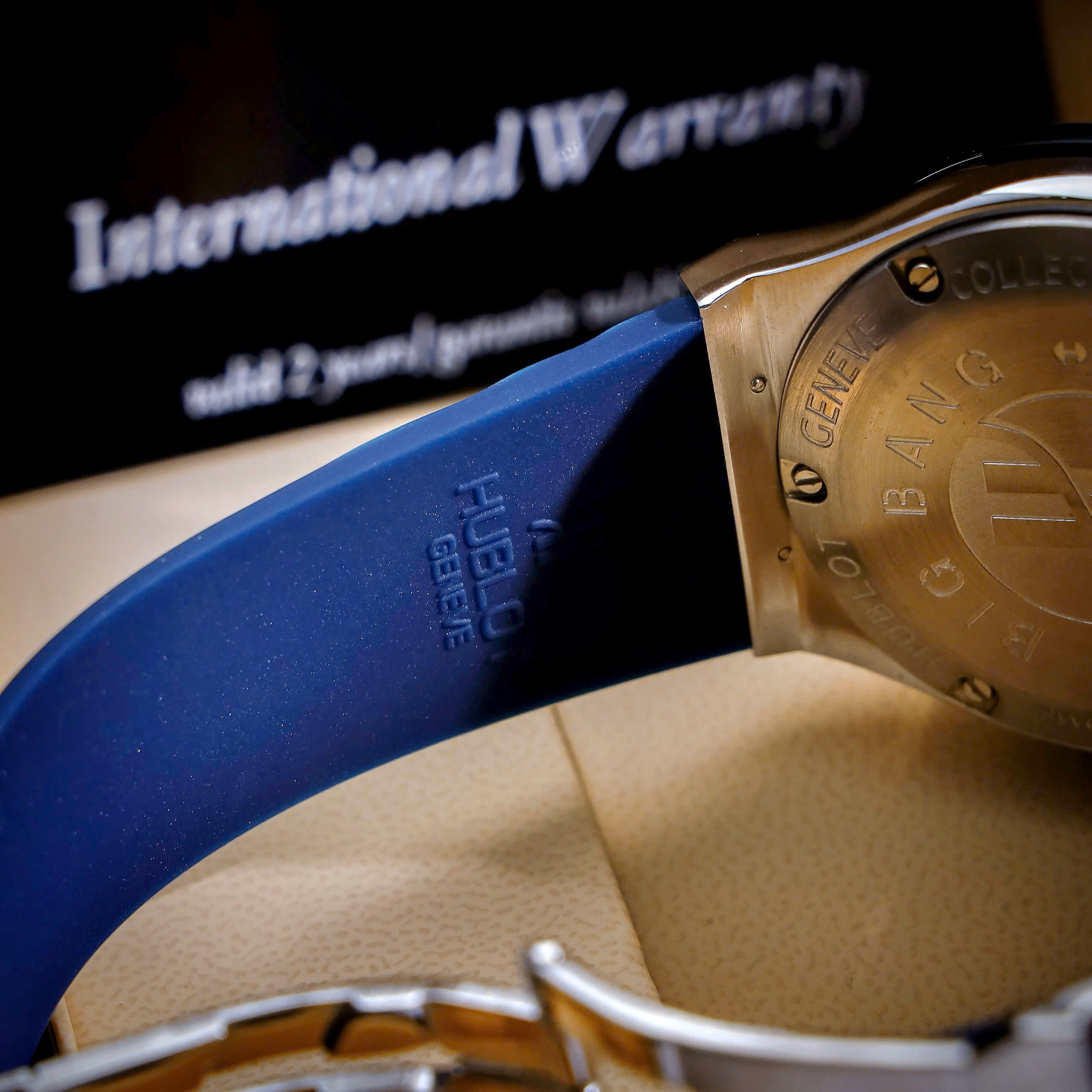 Đồng Hồ Hublot Nam Đính Full Đá Fake Nhật Màu Xanh Dương 42mm (2)