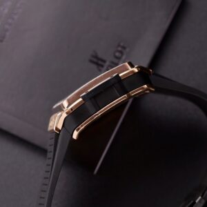 Đồng Hồ Hublot Square Bang Unico King Gold Chế Tác Đính Đá Moissanite 42mm (7)