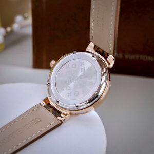 Đồng Hồ Louis Vuitton Nữ Dây Da Mặt Tròn Đính Đá Màu Nâu Like Auth 34mm (1)