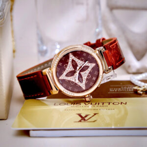 Đồng Hồ Louis Vuitton NữMặt Tròn Đính Đá Dây Da Màu Đỏ Like Auth 34mm (10)