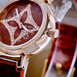 Đồng Hồ Louis Vuitton NữMặt Tròn Đính Đá Dây Da Màu Đỏ Like Auth 34mm (10)