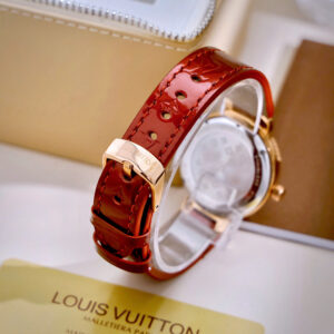 Đồng Hồ Louis Vuitton NữMặt Tròn Đính Đá Dây Da Màu Đỏ Like Auth 34mm (10)