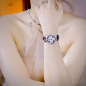 Đồng Hồ Louis Vuitton Tambour Nữ Đính Đá Dây Da Like Auth Máy Pin 34mm (8)