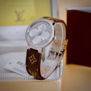 Đồng Hồ Louis Vuitton Tambour Nữ Đính Đá Dây Da Like Auth Máy Pin 34mm (8)