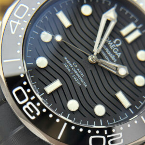 Đồng Hồ Omega Seamaster Diver 300M Gốm Đen Replica Nhà Máy VS 42mm (1)