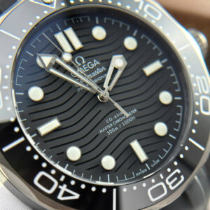 Đồng Hồ Omega Seamaster Diver 300M Gốm Đen Replica Nhà Máy VS 42mm (1)