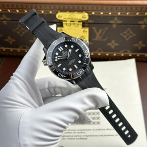 Đồng Hồ Omega Seamaster Diver 300M Gốm Đen Replica Nhà Máy VS 42mm (1)