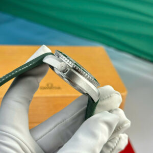 Đồng Hồ Omega Seamaster Planet Ocean 600M Màu Xanh Lá Cây Replica 11 Xưởng VS 43mm (1)