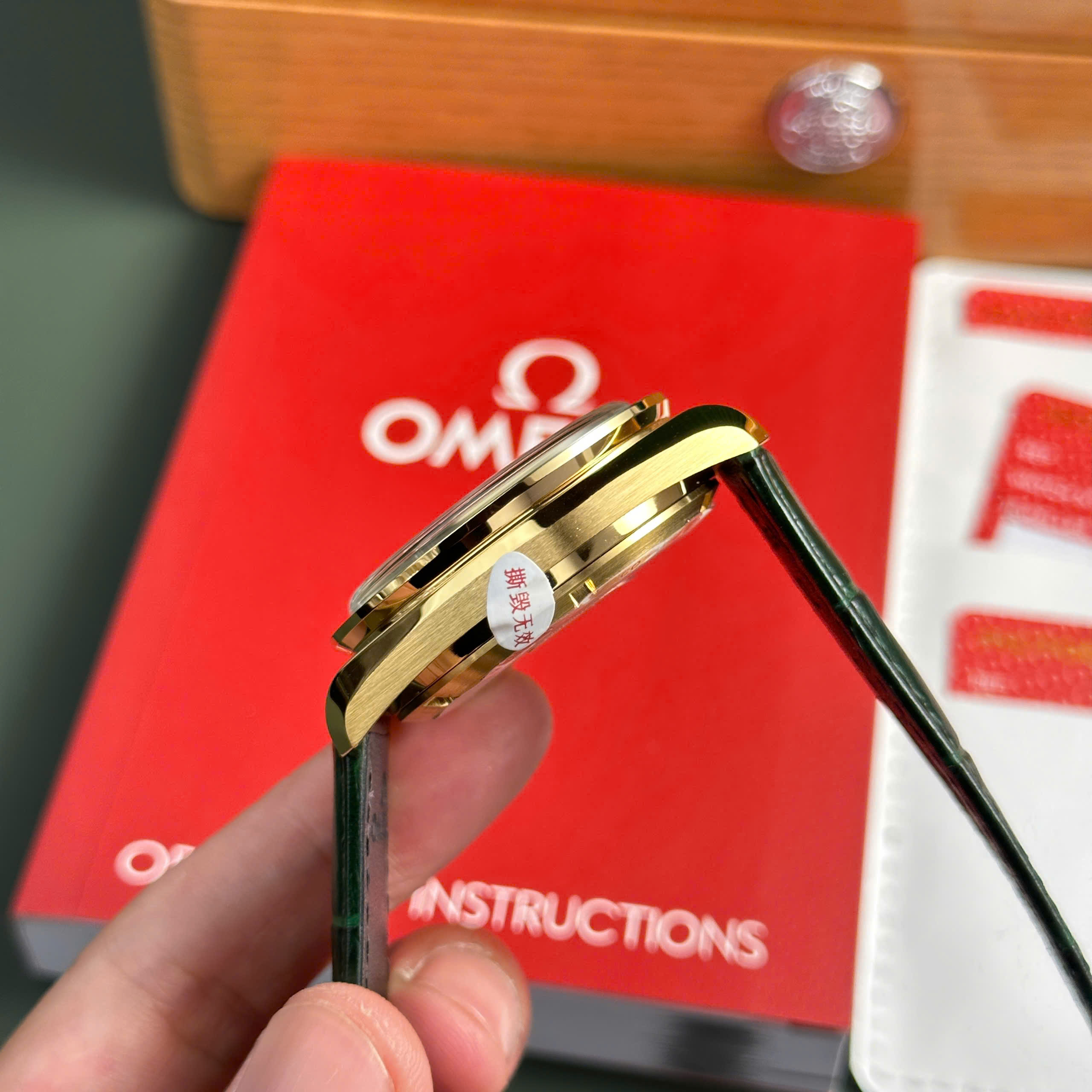 Đồng Hồ Omega SpeedMaster MoonWatch Mặt Vàng Replica Nhà Máy RM 42mm (1)