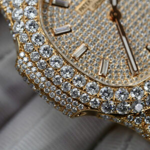 Đồng Hồ Patek Philippe Nautilus 5711 Chế Tác Bọc Vàng Đính Full Kim Cương Moissanite 40mm (10)