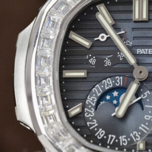 Đồng Hồ Patek Philippe Nautilus 5712 Chế Tác Viền Đính Moissanite 40mm (2)