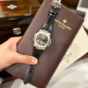 Đồng Hồ Patek Philippe Nautilus 5712 Fake Cao Cấp Mặt Xám Nhà Máy GR 40mm (7)