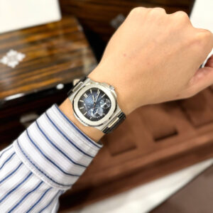 Đồng Hồ Patek Philippe Nautilus 5712 Fake Cao Cấp Mặt Xanh Nhà Máy GR 40mm (2)