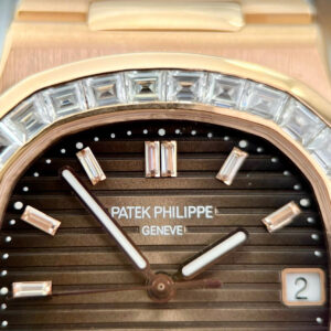 Đồng Hồ Patek Philippe Nautilus 5723 Bọc Vàng Hồng Đính Moissanite Baguette 3KF 40mm (5)