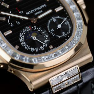 Đồng Hồ Patek Philippe Nautilus 5724R Nam Đính Đá Máy Cơ Replica Xưởng GR 40mm (2)