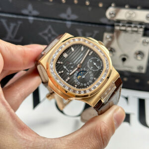 Đồng Hồ Patek Philippe Nautilus 5724R Replica Nhà Máy PPF Full Chức Năng (1)