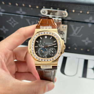Đồng Hồ Patek Philippe Nautilus 5724R Replica Nhà Máy PPF Full Chức Năng (1)