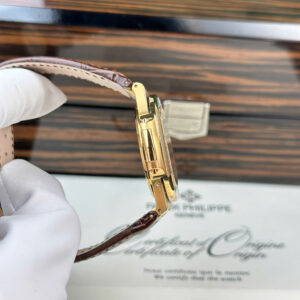 Đồng Hồ Patek Philippe Nautilus 5724R Tinh Chỉnh Full Option Đính Moissanite 40mm (1)