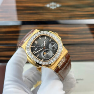 Đồng Hồ Patek Philippe Nautilus 5724R Tinh Chỉnh Full Option Đính Moissanite 40mm (7)