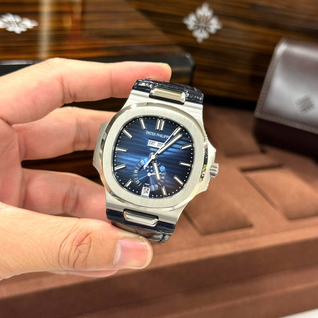 Đồng Hồ Patek Philippe Nautilus 5726 Fake Cao Cấp Nhà Máy GR Màu Xanh (1)