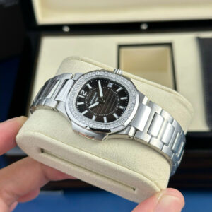 Đồng Hồ Patek Philippe Nautilus 7010 Replica Nữ Mặt Đen Đính Đá 32mm (5)