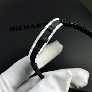 Đồng Hồ Richard-Mille RM27-05 Rafael Nadal Carbon Trắng Siêu Mỏng 38 Grams 37.25×47 (1)