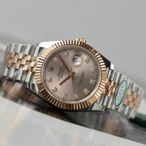 Đồng Hồ Rolex DateJust 126331 Mặt Số Hồng Chải Tia Replica Nhà Máy Clean 41mm (1)