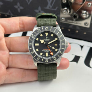 Đồng Hồ Tudor Pelagos FXD GMT Replica 11 Màu Xanh Quân Đội Xưởng M+ 42mm (1)