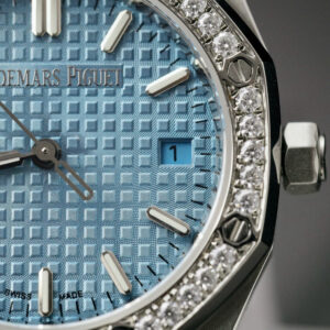 Đồng Hồ Audemars Piguet Royal Oak Rep 11 Nữ Đính Moissanite Mặt Xanh Băng 37mm (6)