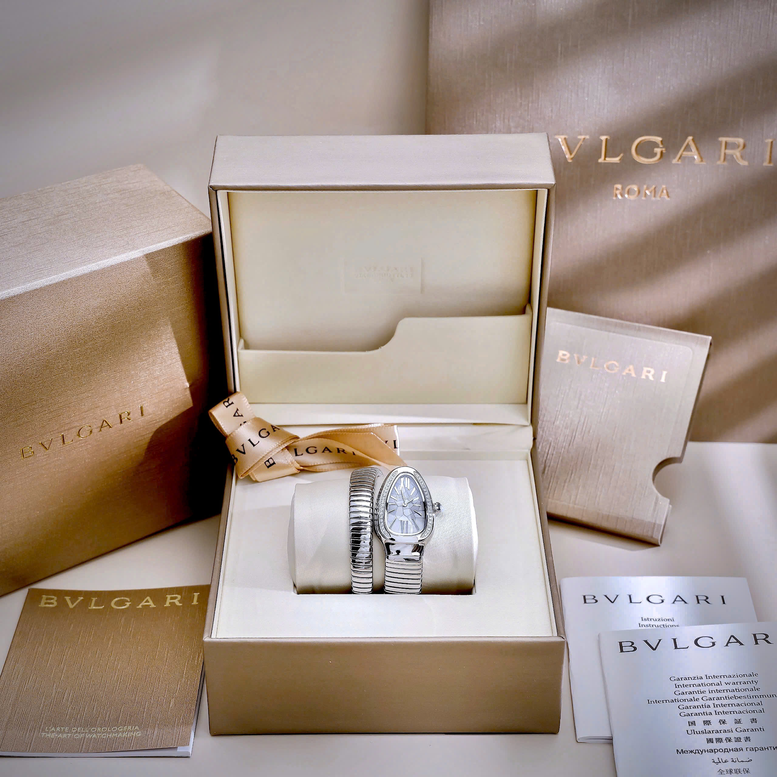 Đồng Hồ Bvlgari Tado Ando Serpenti Mặt Trắng Hình Rắn Đính Đá Like Auth 30mm (7)