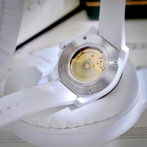 Đồng Hồ Gucci Diver Cơ Lộ Máy Automatic Nam Dây Cao Su Màu Trắng 40mm (1)