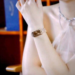 Đồng Hồ Gucci Horsebit Nữ Mặt Chữ Nhật Dây Kim Loại Like Auth 21x37mm (1)