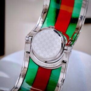 Đồng Hồ Gucci Twirl Nữ Dạng Lắc Tay Màu Trắng Siêu Cấp Máy Pin 32mm (1)