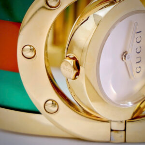 Đồng Hồ Gucci Twirl Nữ Dạng Lắc Tay Màu Vàng Siêu Cấp Máy Pin 32mm (3)