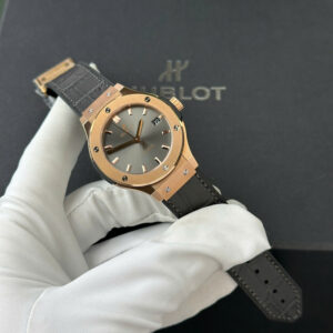 Đồng Hồ Hublot Classic Fusion King Gold Rep 11 Cao Cấp Mặt Số Xám Nhà Máy JJF 38mm (1)