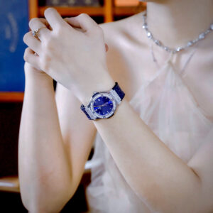 Đồng Hồ Hublot Classic Fusion Nữ Đính Đá Fake Máy Pin Nhật Màu Xanh Dương 33mm (3)